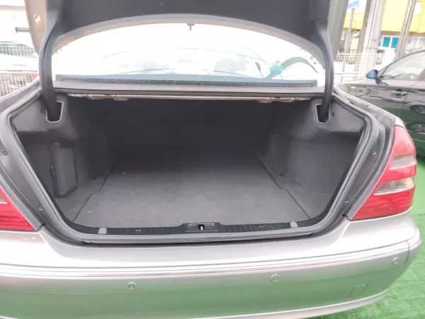 Mercedes-Benz E 220 CDi Avantgard 9