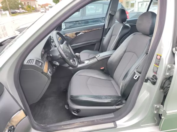 Mercedes-Benz E 220 CDi Avantgard 12