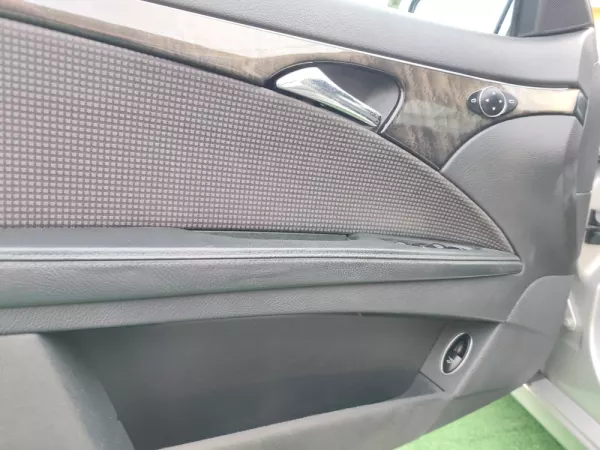 Mercedes-Benz E 220 CDi Avantgard 13