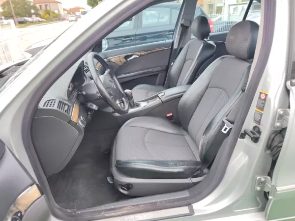 Mercedes-Benz E 220 CDi Avantgard 14