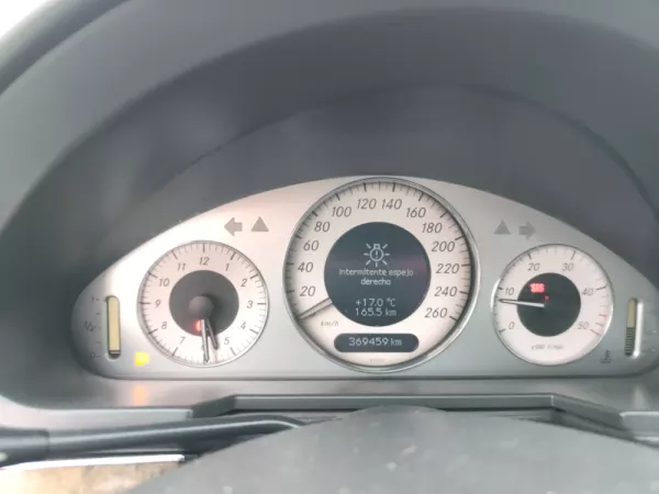 Mercedes-Benz E 220 CDi Avantgard 16