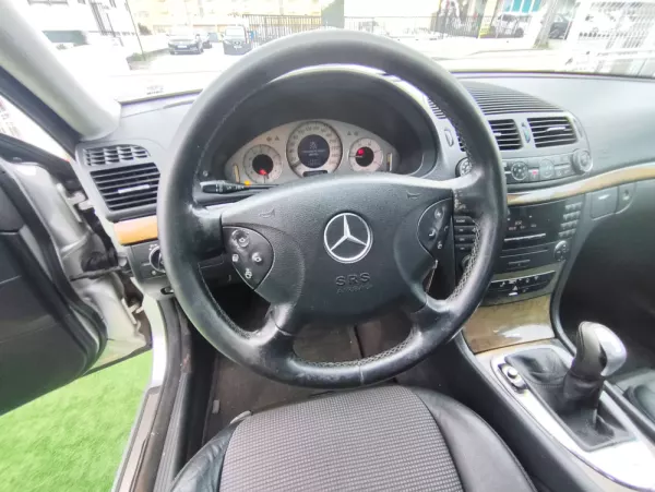 Mercedes-Benz E 220 CDi Avantgard 17