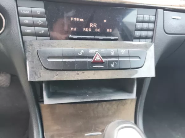 Mercedes-Benz E 220 CDi Avantgard 20