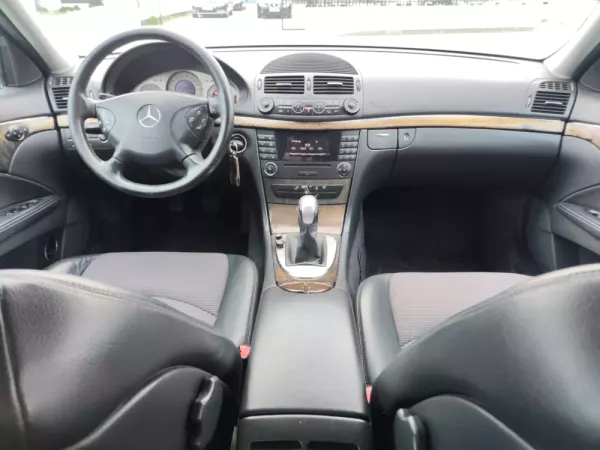 Mercedes-Benz E 220 CDi Avantgard 22