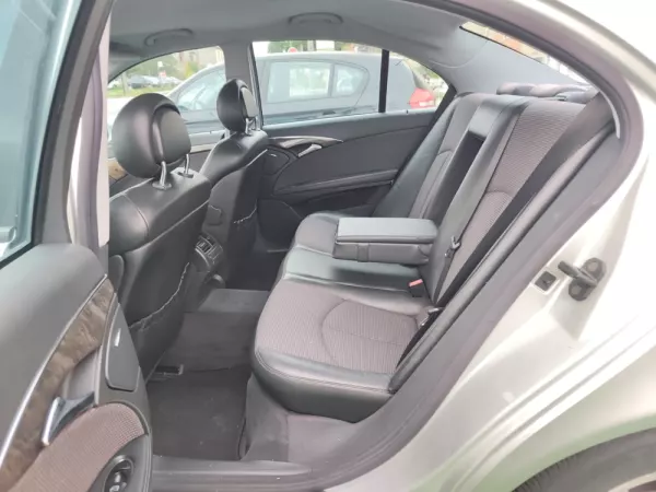 Mercedes-Benz E 220 CDi Avantgard 23