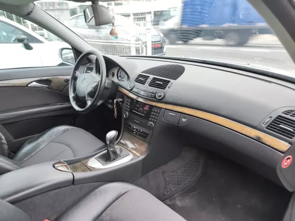 Mercedes-Benz E 220 CDi Avantgard 24