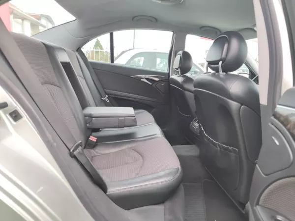 Mercedes-Benz E 220 CDi Avantgard 27