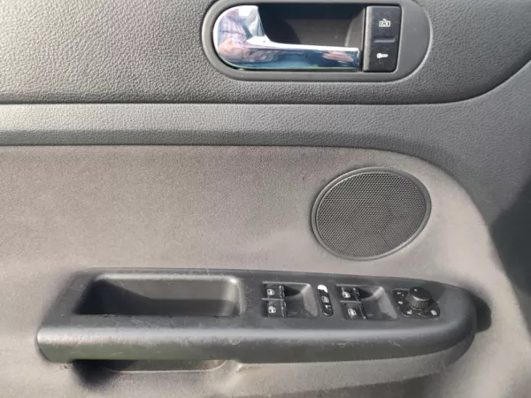 Volkswagen Golf Plus 2.0 TDi Confortline (2005-2009) 23