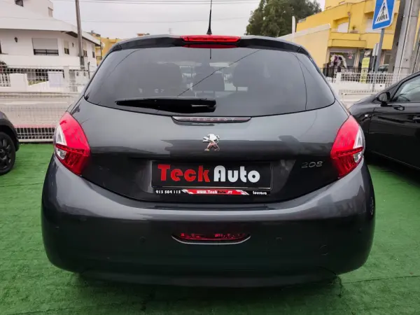 Peugeot 208 1.2 PureTech Active 6