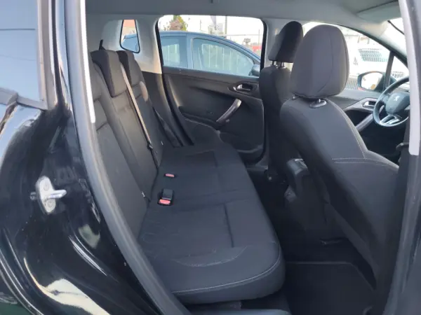 Peugeot 2008 1.2 PureTech Style 14