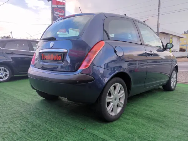 Lancia Ypsilon 1.2 16V Fashion 6