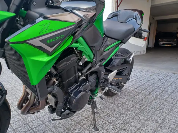 Kawasaki Z 900 PERFOMANCE 12