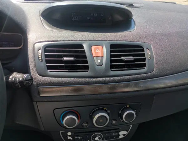 Renault Mégane 1.5 dCi Dynamique 11