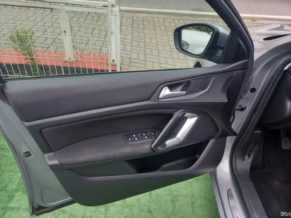 Peugeot 308 SW 1.5 BlueHDi Style 17