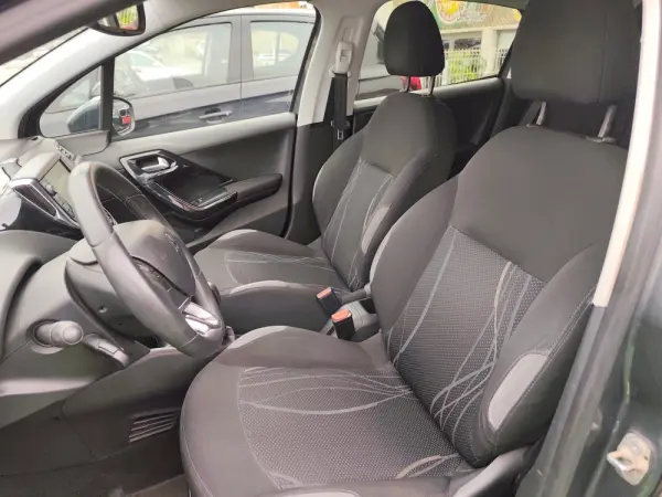 Peugeot 208 1.2 PureTech Active 14