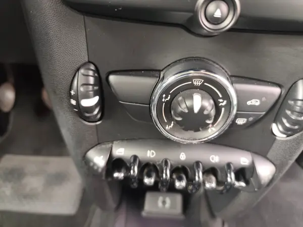 MINI 3 Portas One D 22