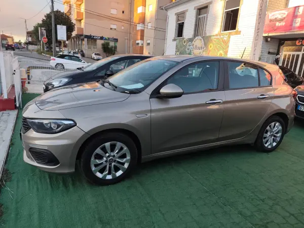 Fiat Tipo 1.3 M-Jet Easy 4