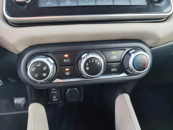 Nissan Micra 1.5 dCi N-Connecta S/S 21