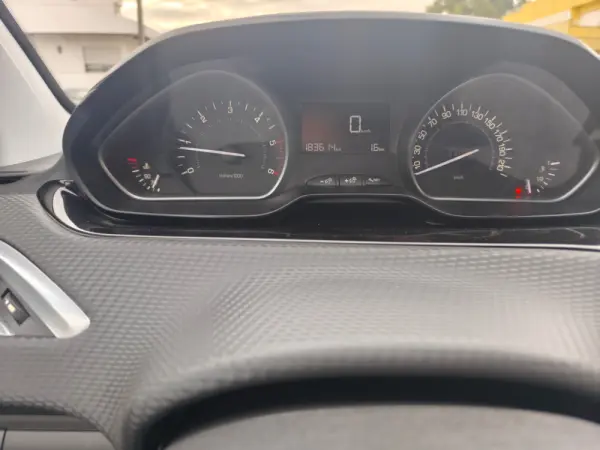 Peugeot 208 1.6 BlueHDi Style 20