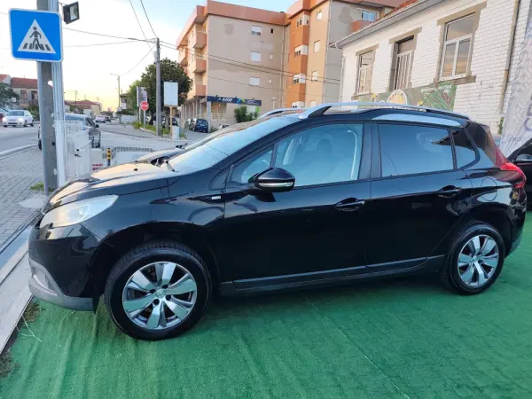 Peugeot 2008 1.2 PureTech Style 4