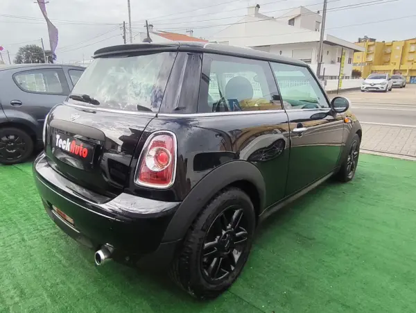 MINI 3 Portas One D 8