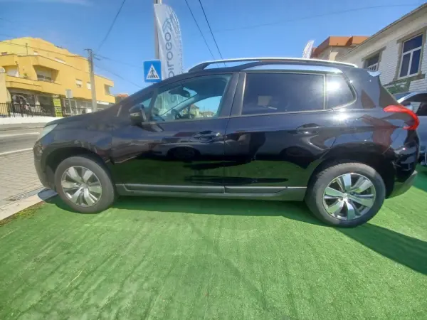 Peugeot 2008 8