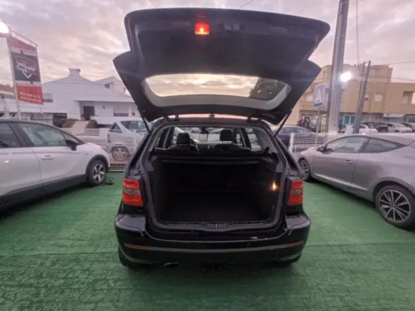 Mercedes-Benz B 180 10