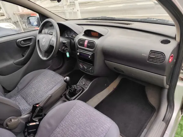 Opel Corsa 1.2 16V Confort 7