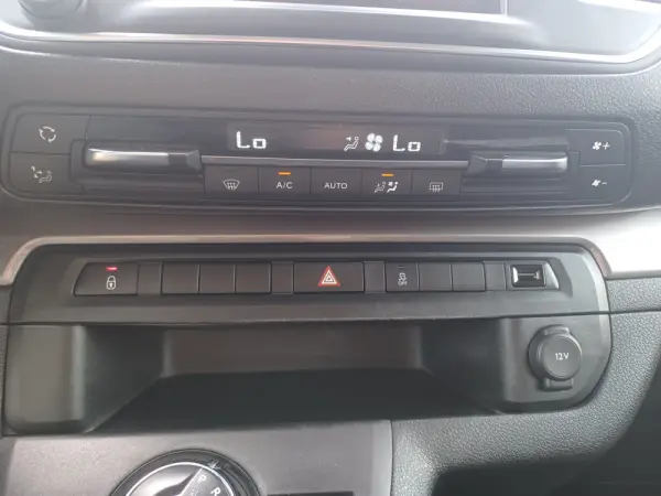 Citroen Spacetourer 2.0 BlueHDi XL Feel EAT8 17