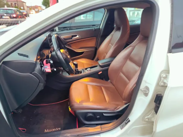 Mercedes-Benz A 180 CDi BE Urban 12