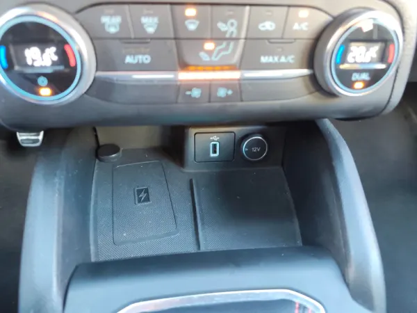 Ford Focus SW 1.0 EcoBoost MHEV ST-Line Design SIP 18