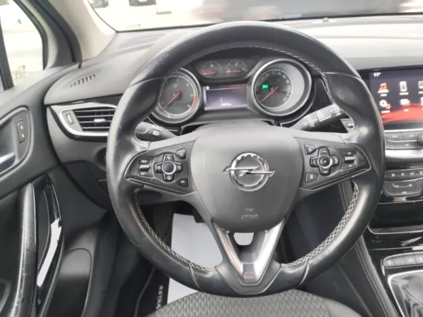 Opel Astra 1.6 CDTi Cosmo Start/Stop 17
