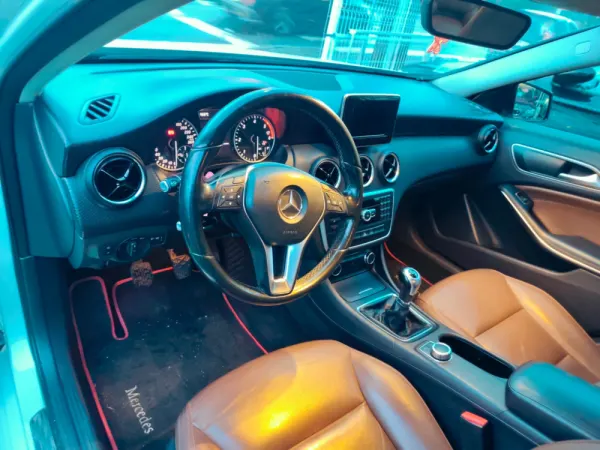 Mercedes-Benz A 180 CDi BE Urban 14