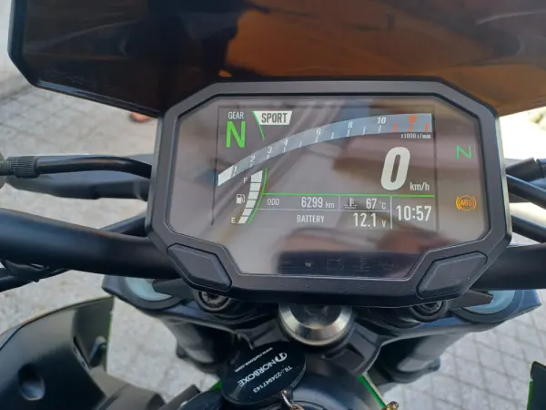 Kawasaki Z 900 PERFOMANCE 10