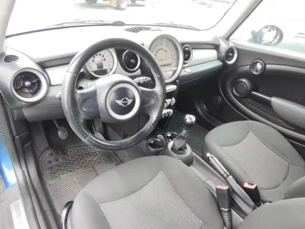 MINI 3 Portas Cooper D 24