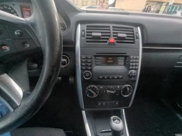 Mercedes-Benz B 180 15