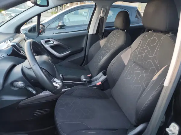 Peugeot 2008 1.2 PureTech Style 17