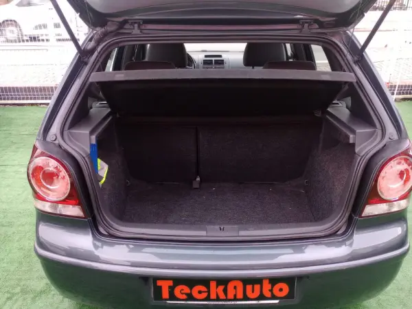 Volkswagen Polo 1.2 Play and Go 9