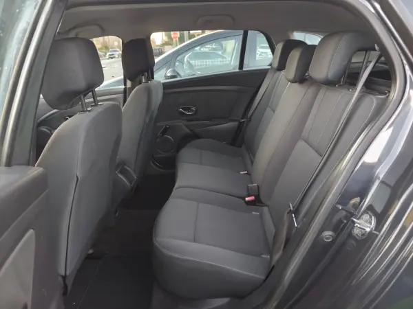 Renault Mégane Sport Tourer 1.5 dCi Dynamique S 10