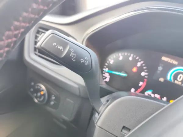 Ford Focus SW 1.0 EcoBoost MHEV ST-Line Design SIP 27