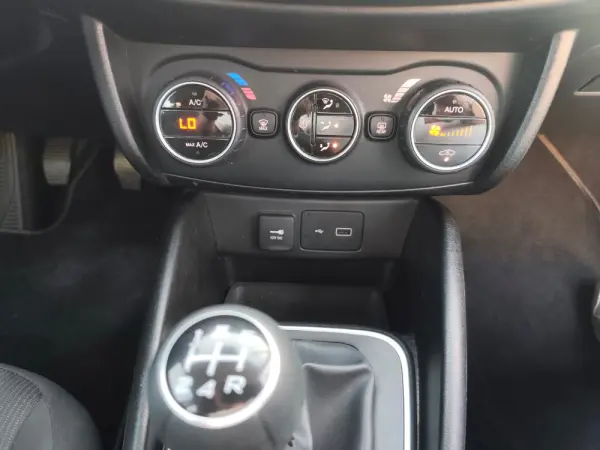 Fiat Tipo 1.3 M-Jet Easy 15