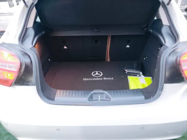 Mercedes-Benz A 180 CDi BE Urban 8