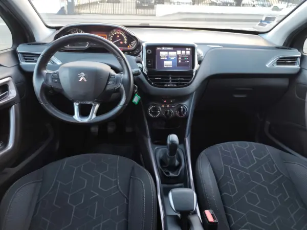 Peugeot 2008 1.2 PureTech Style 15