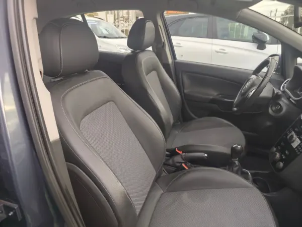 Opel Corsa 1.2 Cosmo 10