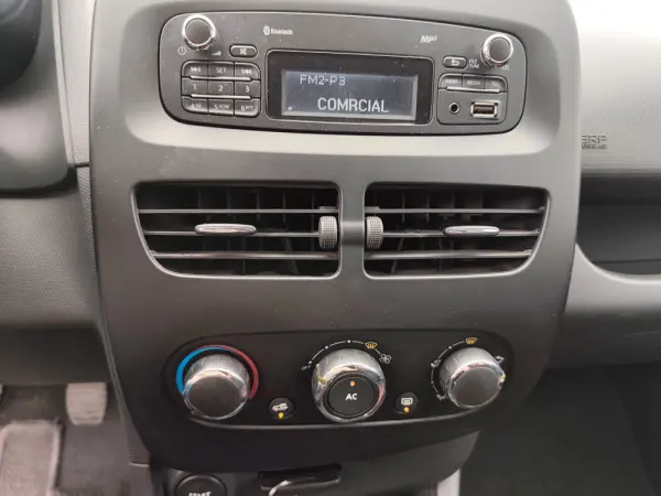 Renault Clio 1.2 16V Confort 130g 17