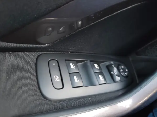 Peugeot 2008 1.2 PureTech Style 21