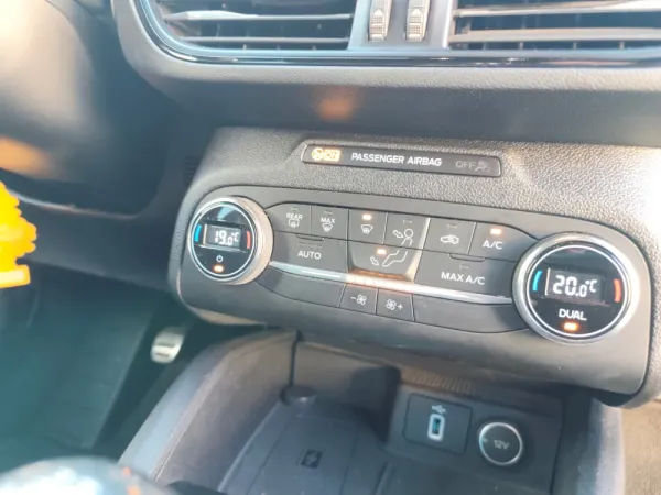 Ford Focus SW 1.0 EcoBoost MHEV ST-Line Design SIP 36