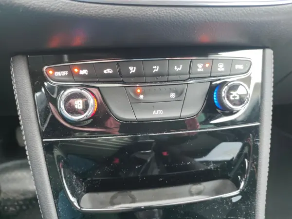 Opel Astra 1.6 CDTi Cosmo Start/Stop 24