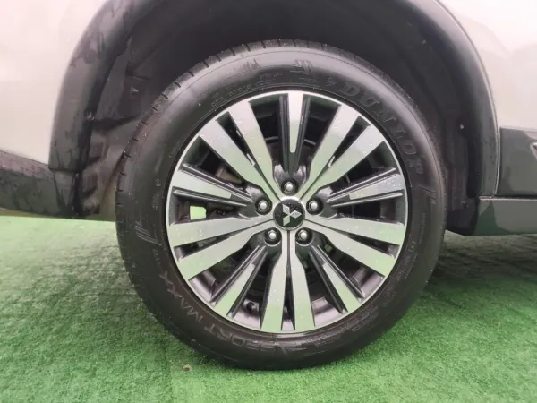 Mitsubishi Outlander 2.0 Kaiteki CVT 7 LUGARES 37