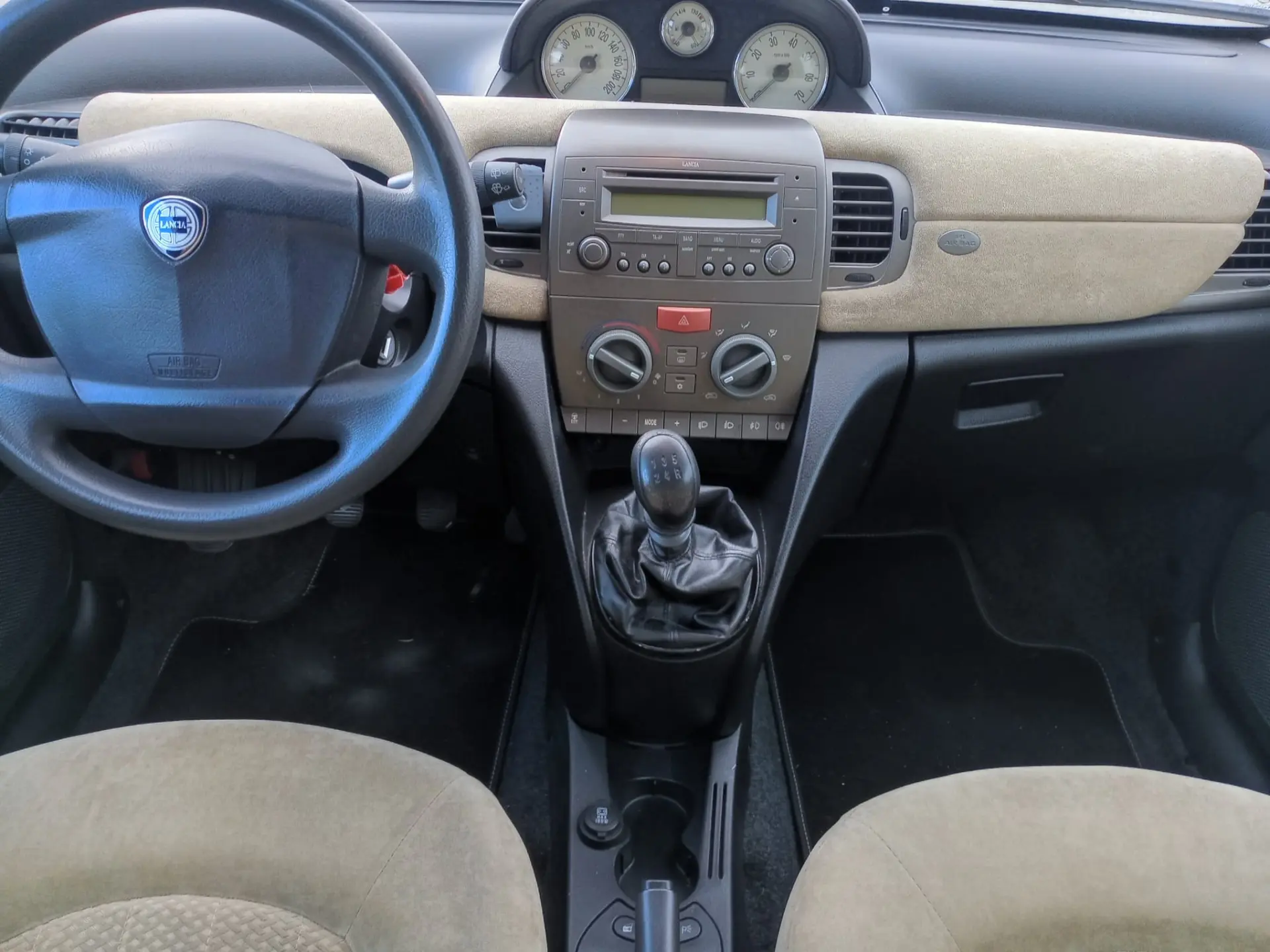 Lancia Ypsilon 1.2 16V Fashion 17